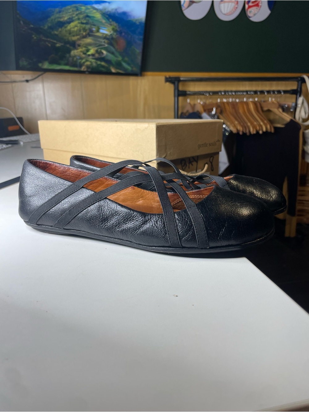 $168 gentle souls Black Leather Crisscross Slip-On Loafers size 8